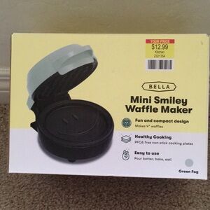 Bella Mini Smiley Waffle Maker - Black and Green